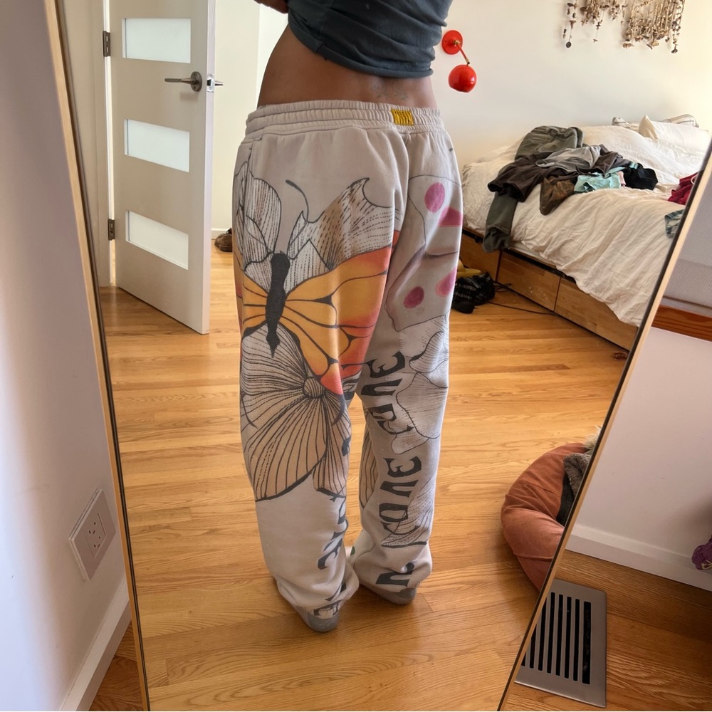 JULIET JOHNSTONE Butterfly Print Sweatpants